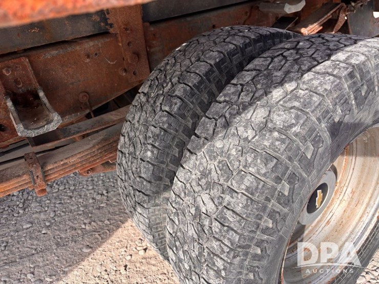 2012-chevrolet-3500-image-30