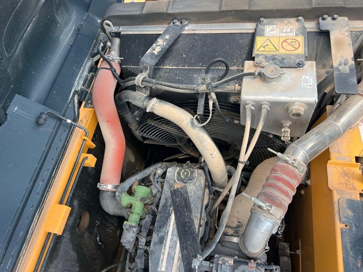 2019-hyundai-hx300l-image-22