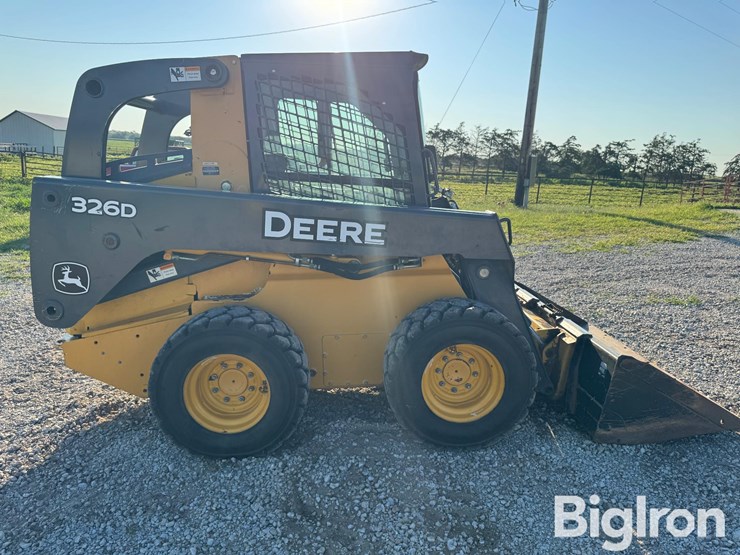 2011-deere-326d-image-4