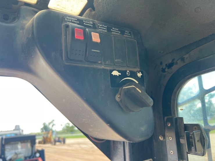 takeuchi-ts80r2-image-22