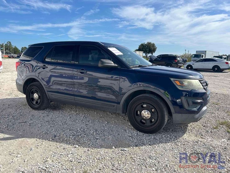 2016-ford-explorer-image-2