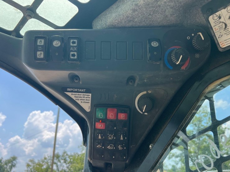 2020-deere-333g-image-31