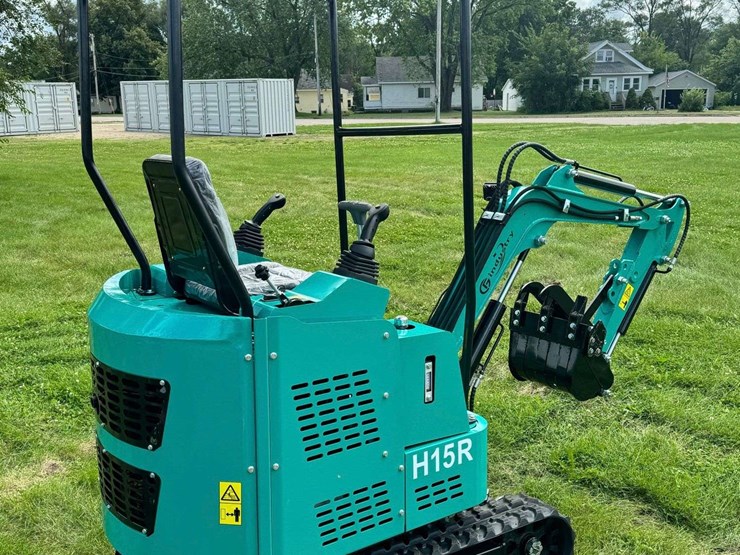 2025-cfg-industrial-h15r-mini-excavator-...-unused-...-brand-new-battery-installed-image-8