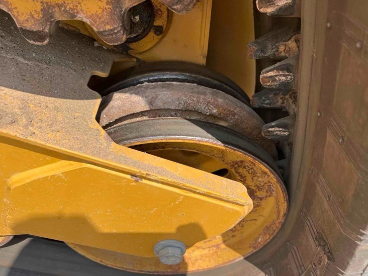 2023-caterpillar-259d3-image-23