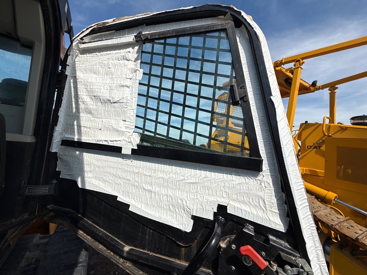 jcb-320t-image-25