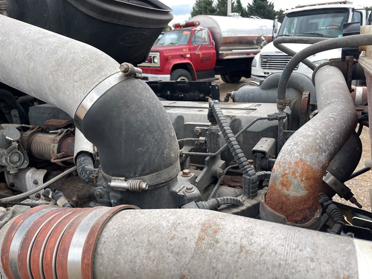2013-peterbilt-386-image-41