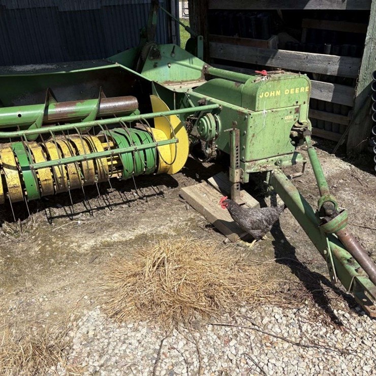 JOHN DEERE 24T