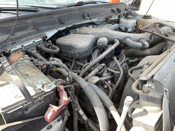 2011-ford-f550-image-16