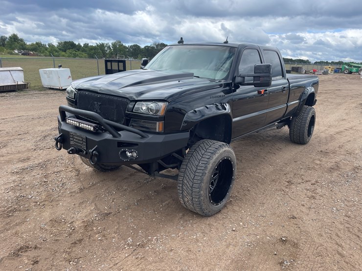 2003-chevrolet-silverado-2500-image-1
