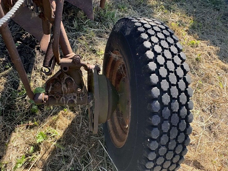 ih-3-14”-slat-bottom-trailing-plow,-clutch-lift-image-12