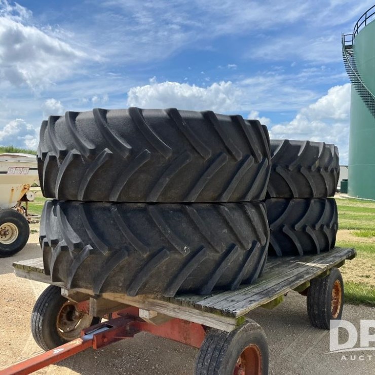JOHN DEERE R4038