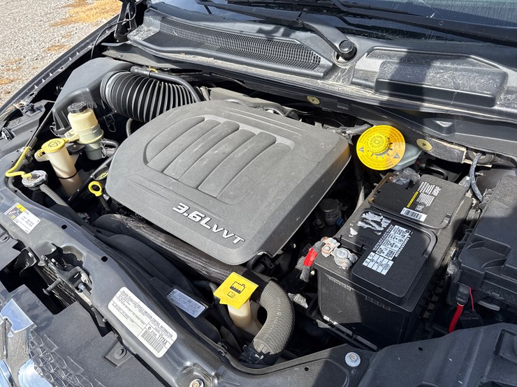 2015-dodge-grand-caravan-image-47