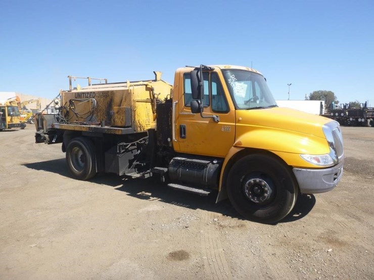 2006-international-durastar-4300-image-2