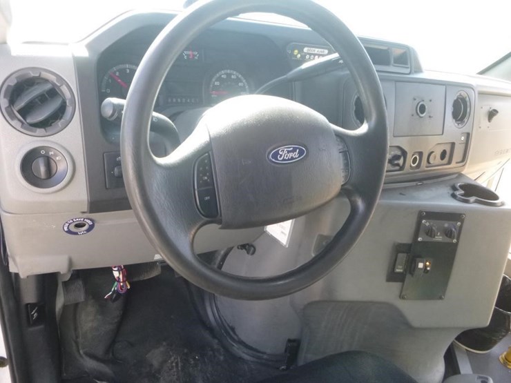 2018-ford-e450-image-13