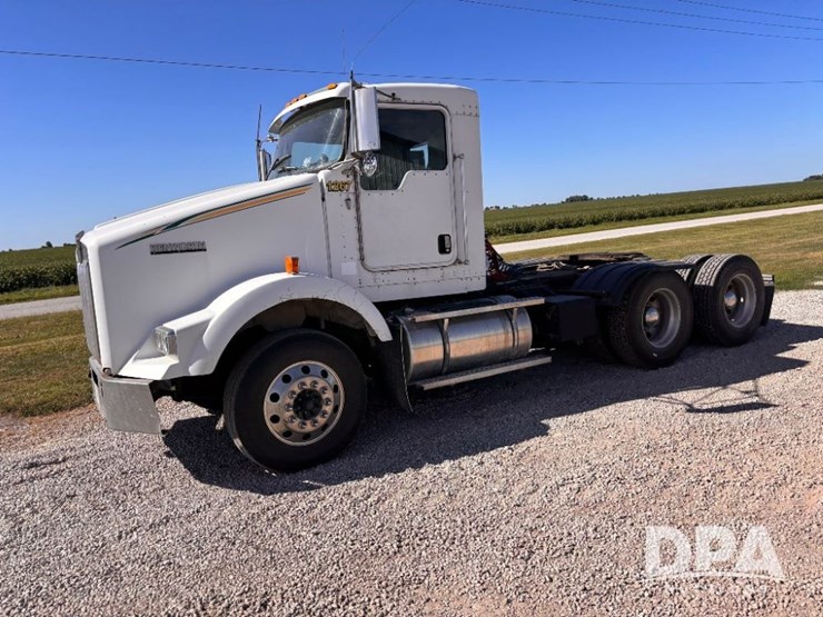 2005-kenworth-t800-image-14