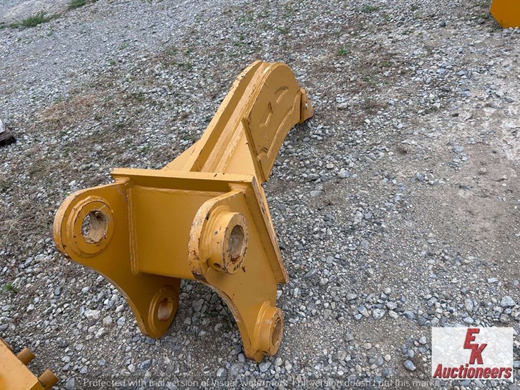 caterpillar-320-image-2