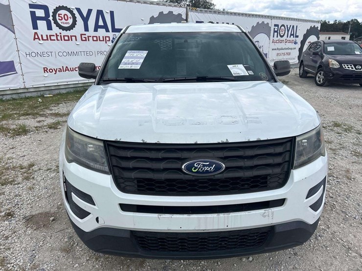 2017-ford-explorer-image-23