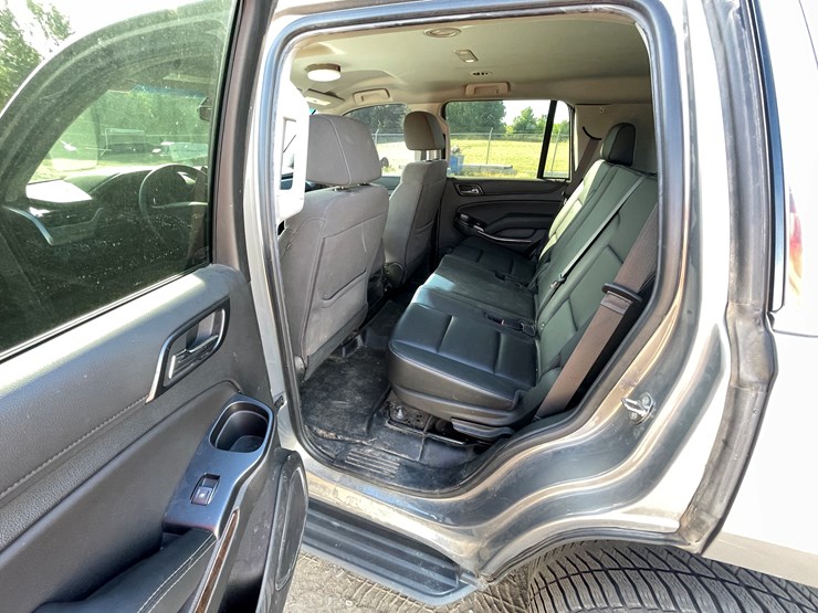 2019-chevrolet-tahoe-image-24