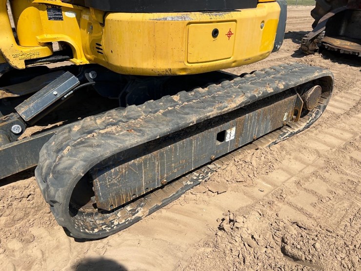 2015-komatsu-pc35-image-9