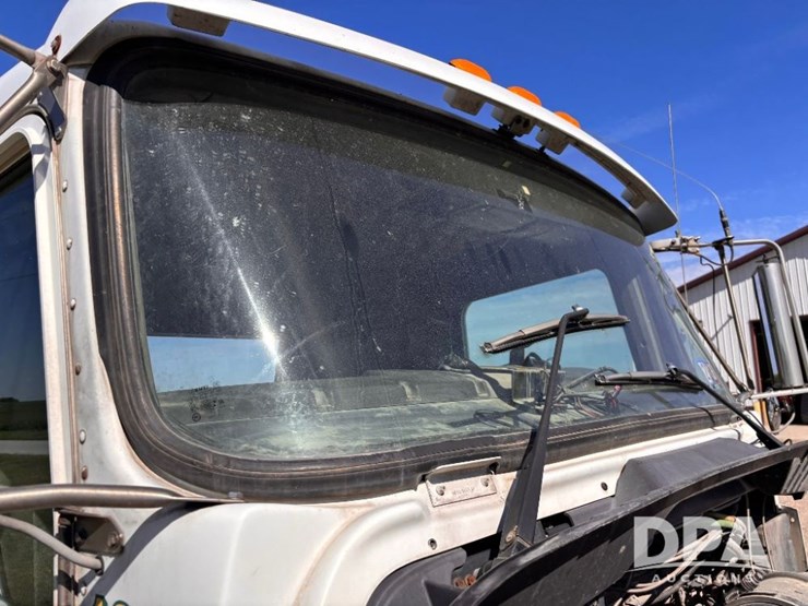 2005-kenworth-t800-image-66