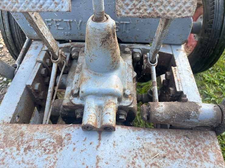 gibson-aeh-garden-tractor-image-36