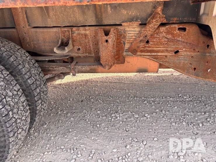 2012-chevrolet-3500-image-40