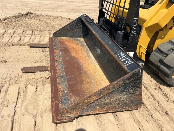 2023-caterpillar-259d3-image-8