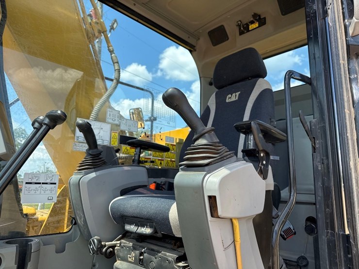 2018-caterpillar-318fl-image-22