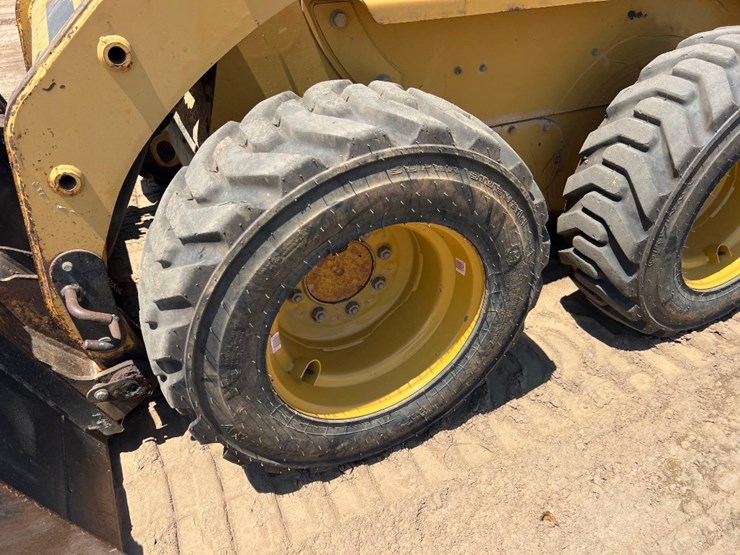 2008-caterpillar-226b2-image-9