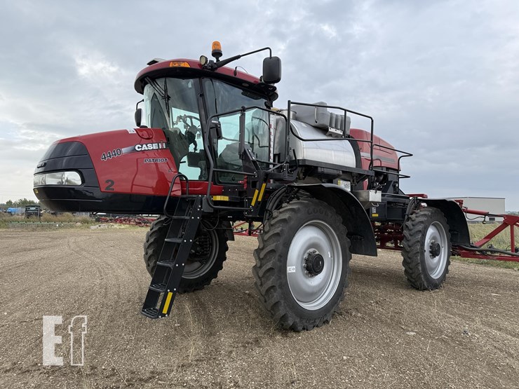 2020-case-ih-patriot-4440-image-9