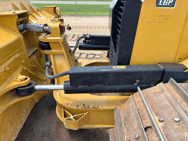 2021-caterpillar-d4-lgp-image-29