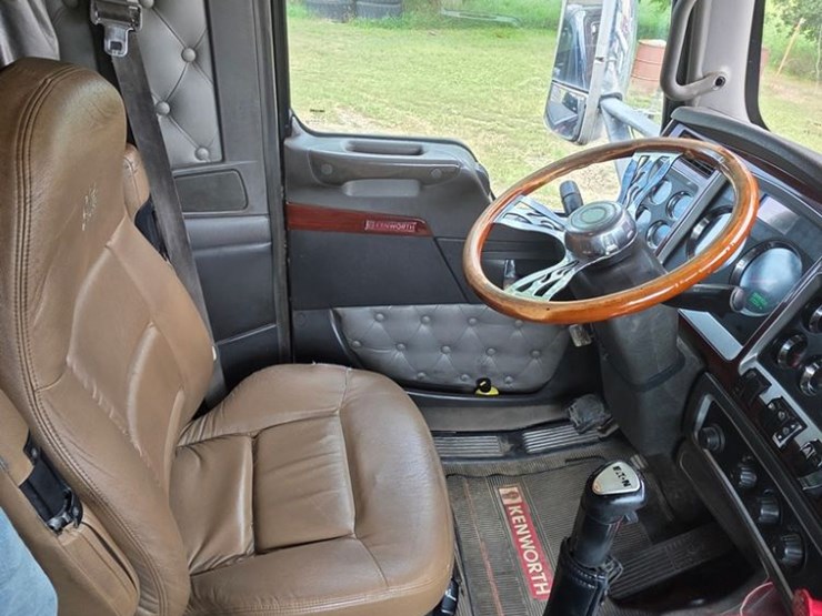 2008-kenworth-t660-image-27