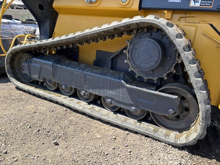 2019-deere-333g-image-16