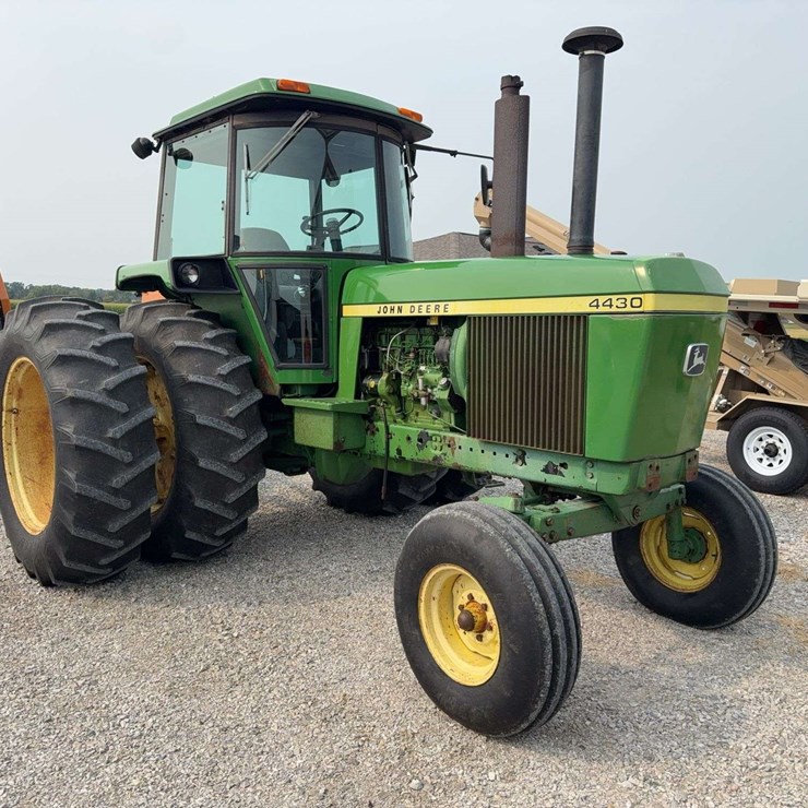 1987 JOHN DEERE 4430