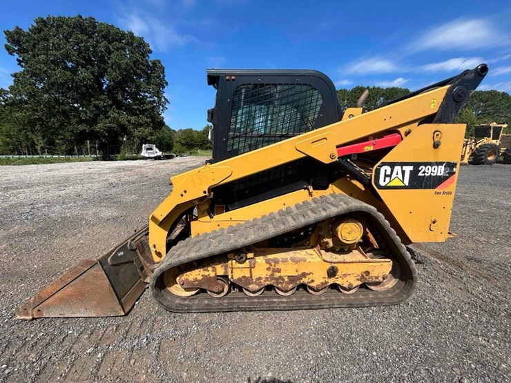 2017-caterpillar-299d2-image-1