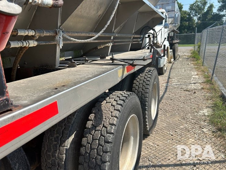 2001-freightliner-dry-tender-truck-(cp0656,-unit-28070)-image-6