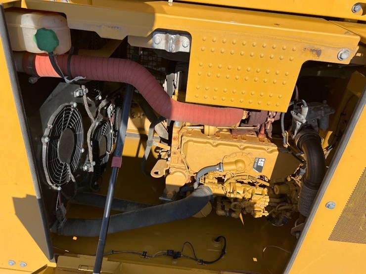 2018-caterpillar-320-image-20