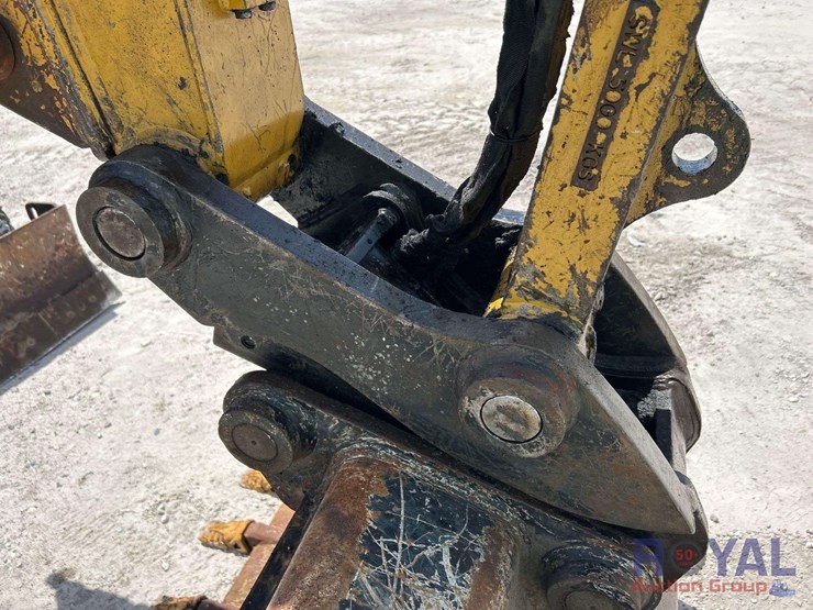 2022-caterpillar-310-image-12