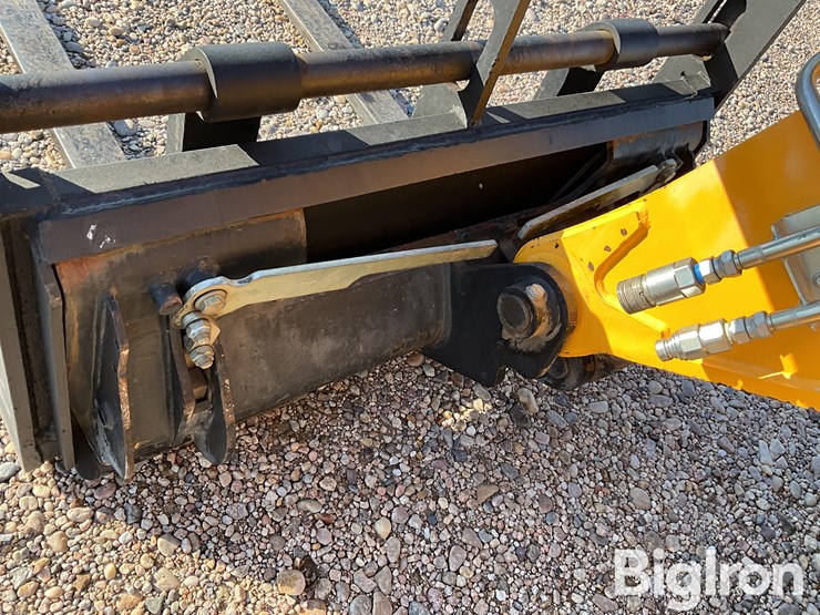 2017-jcb-525-60-image-12