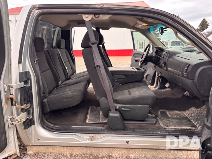 2011-chevrolet-2500hd-image-58