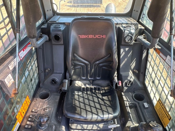 2022-takeuchi-tl12r2-image-22