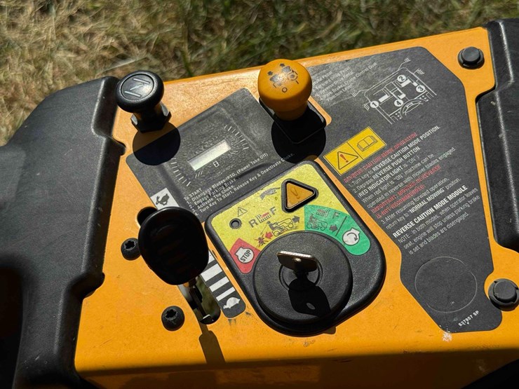 cub-cadet-z-force-sx-mower,-image-11