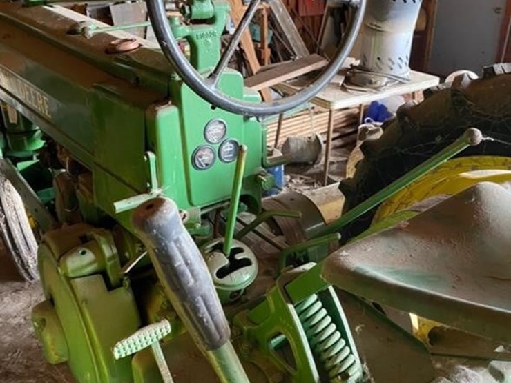 john-deere-b-image-3