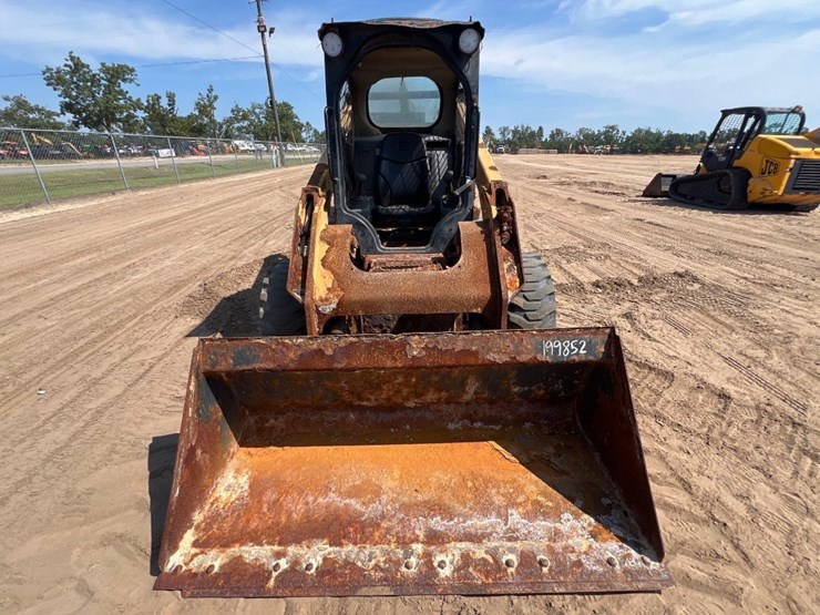 2015-caterpillar-262d-image-7