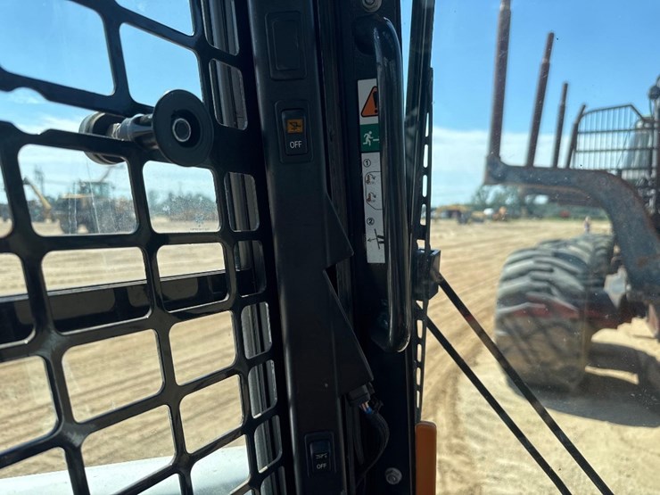 2023-bobcat-t770-image-29