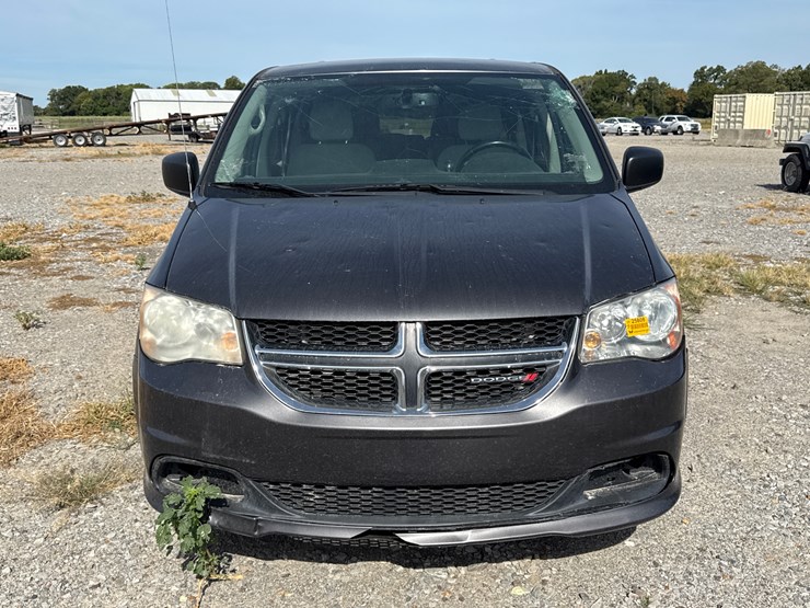 2015-dodge-grand-caravan-image-3