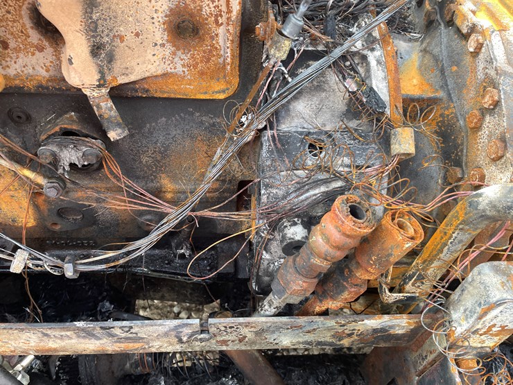 #2059-•-lull-telehandler-*non-runner*-*fire-damage*-image-39