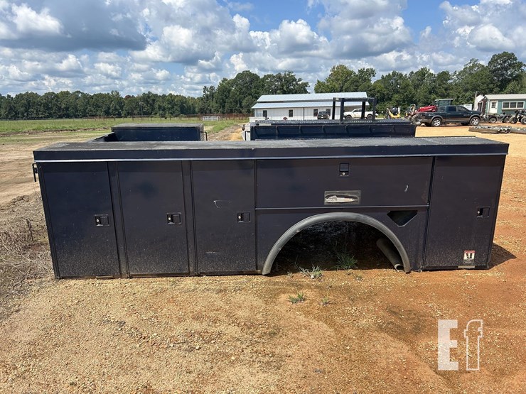 2006-altec-utility-bed-image-2