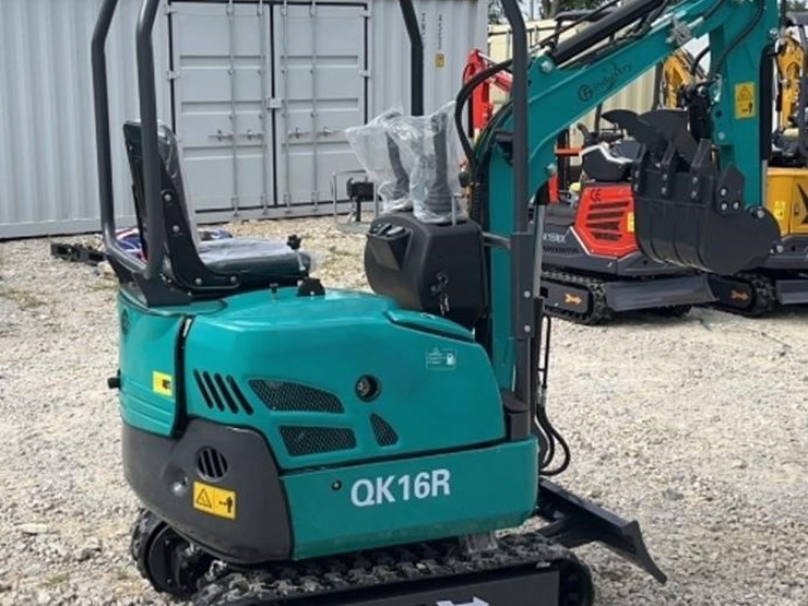 2025-cfg-qk16r-mini-excavator-image-4