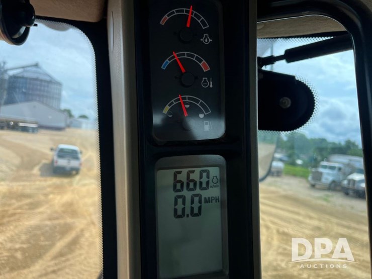 2015-case-ih-titan-4530-image-102